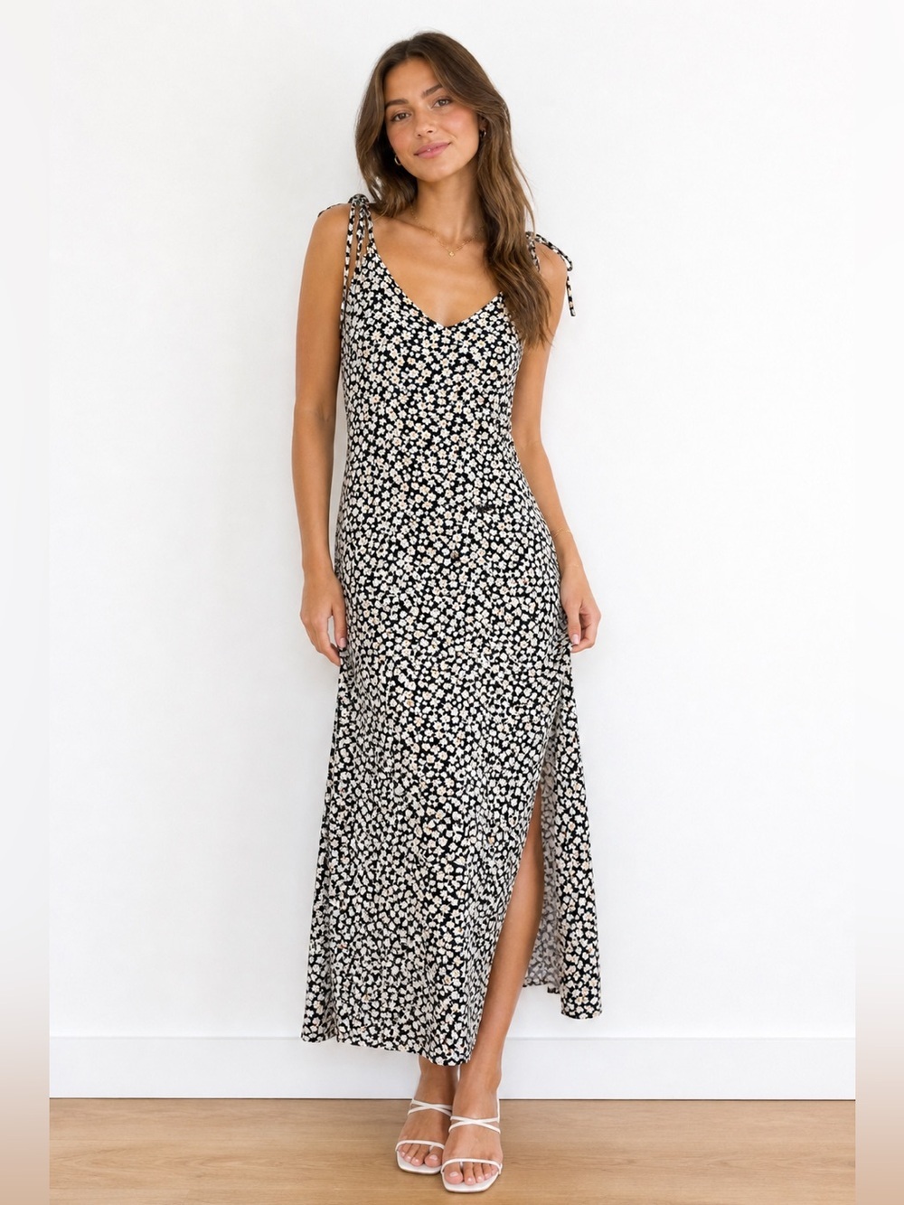 NWT Billabong Funshine Floral Print Slip Dress in Black Pebble Size Medium - Picture 3 of 16